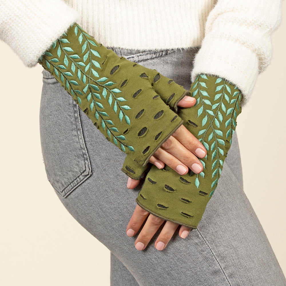 Trellis Fleece Glove